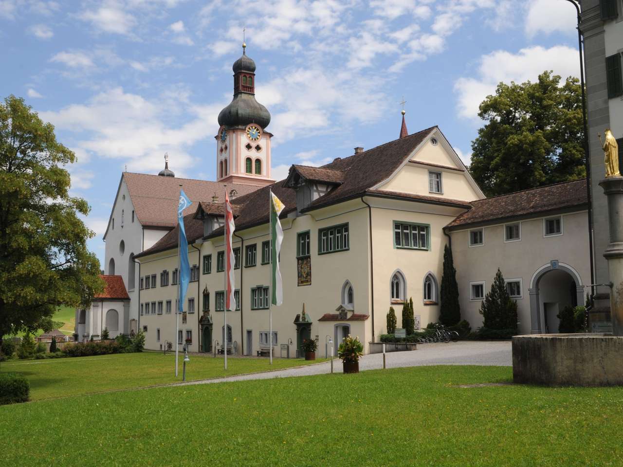 Melden Sie sich für eine EIN-BLICK Tour an!
